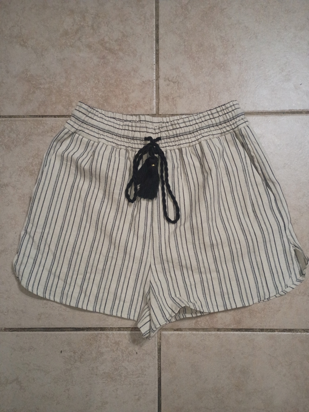 Zara Cream Striped Athletic Shorts with Black Drawstring